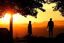 Sonnenaufgang in Hannover - Julian Stratenschulte/dpa