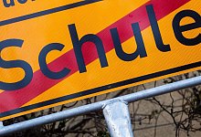 Schulschw&auml;nzer - Julian Stratenschulte/dpa