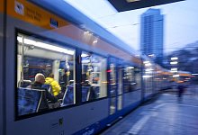 Nahverkehr am Morgen - Jan Woitas/dpa