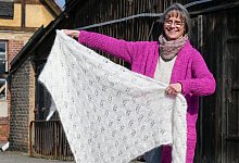 Weberin Svenja Suhr fertigt Wolle aus Hundehaaren - Jens Kalaene/dpa