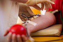 Blutspende - Arno Burgi/dpa-Zentralbild/dpa