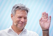 Habeck am Küchentisch: Superreiche besteuern für Bildung - Kay Nietfeld/dpa