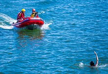 Rettungsschwimmer der DLRG an der Ostseek&uuml;ste - Jens B&uuml;ttner/dpa-Zentralbild/ZB