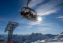 Start der Skisaison an der Zugspitze - Peter Kneffel/dpa