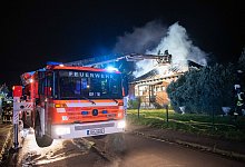 Feuerwehreinsatz an brennendem Haus - Vincent Kempf/dpa