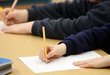 Grundschule - picture alliance / Bernd W&uuml;stneck/dpa