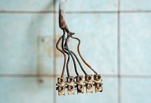 Alte Kabel - Foto: Florian Schuh/dpa-tmn