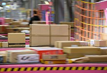 Paketzentrum - Robert Michael/dpa-Zentralbild/dpa