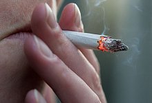 Zigarette - Foto: Andrea Warnecke/dpa-tmn