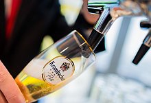 Krombacher h&auml;lt Absatz stabil - Rolf Vennenbernd/dpa