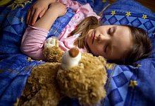 Schlafendes Kind - Foto: Patrick Pleul/dpa