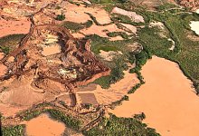 Schlag gegen Goldabbau im Amazonas: Hunderte Bagger zerstört - Philipp Znidar/dpa