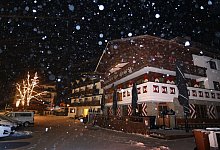 Ischgl er&ouml;ffnet Skisaison - Foto: Karl-Josef Hildenbrand/dpa
