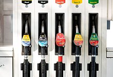 Die Steuersenkung beim Benzin kommt meist nicht bei den Kunden an. - Daniel Reinhardt/dpa