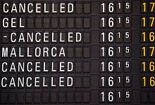 Flüge fallen aus - Foto: Andreas Arnold/dpa