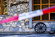 Explosion bei Silvesterparty in Skiort in der Schweiz - Jean-Christophe Bott/KEYSTONE/dpa