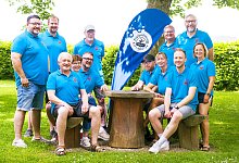 Vorstand Freibadverein Kirchheide mit Beisitzern - 1 - 1 - Bildrechte: Freibadverein Kirchheide