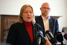 Bundesarbeitsministerin Bas und Duisburg OB Sören Link - Federico Gambarini/dpa