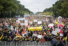 Verdi-Großkundgebung - Sebastian Christoph Gollnow/dpa