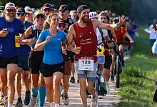 Josefine Rutkowski startet Triathlon-Rekordversuch - -/Jonas Deichmann/dpa