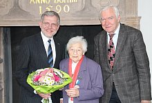 Karla Raveh - Judith Stracke