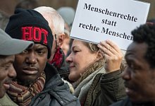 Menschenrechte - Patrick Pleul/Archiv