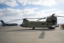 Boeing CH-47 Chinook Helicopter der US-Armee. - Christophe Gateau/dpa