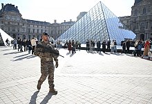 Nach Raubüberfall auf Louvre in Paris - Emma Da Silva/AP/dpa