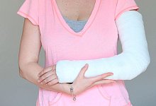 Bei bleibenden Sch&auml;den kommt die Versicherung auf - Foto: Bodo Marks/dpa-tmn