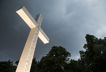 Kreuz - Foto: picture alliance / Lino Mirgeler/dpa