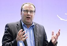 Oliver Krischer, NRW-Umweltminister, &auml;u&szlig;ert sich zur hydrologischen Situation im Land. - Oliver Berg/dpa