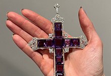 «Attallah-Kreuz - Sotheby\'s/PA Media/dpa