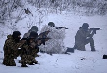 Milit&auml;r&uuml;bung - Efrem Lukatsky/AP/dpa