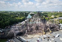 Feuer zerstört Hauptbühne von Tomorrowland-Festival - Stringer/Belga/dpa