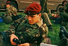 1987 ist die Oerlinghauser Zeit f&uuml;r Ted Bradley bereits seit elf Jahren vorbei. Er ist, wie sein Vater vor ihm, selbst in die britische Armee eingetreten und zeitweise in Minden stationiert. - Ted Bradley