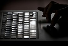 Tastatur eines Laptops - Karl-Josef Hildenbrand/dpa/dpa-tmn