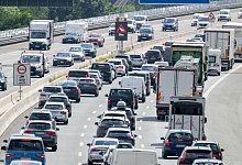 Stau auf der Autobahn - Pia Bayer/dpa