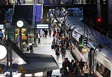 Bahnsteig - Bodo Marks/Bodo Marks/dpa