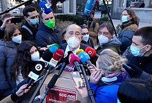 600.000 Unterschriften gegen Spaniens Banken - Foto: Paul White/AP/dpa