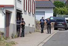 Kind mit Messer verletzt - Polizei fahndet nach 22-Jährigem - Rene Priebe/dpa