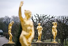 Vergoldete Statuen - Foto: Ole Spata/dpa