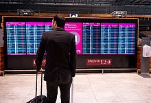 Klagen von Fluggästen gegen Airlines nehmen weiter zu - Fabian Sommer/dpa