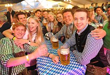 Feierlaune - Nicole Ellerbrake