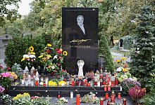 Karel Gotts Grab - Michael Heitmann/dpa