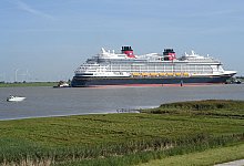 Überführung des neuen Kreuzfahrtschiffes «Disney Destiny» - Lars Penning/dpa