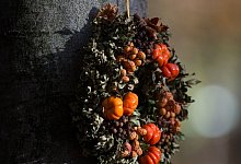 Ein herbstlicher Kranz - Friso Gentsch/dpa/dpa-tmn