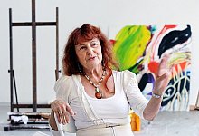 Die Staffelei ist zurzeit leer: Das Gros von Heide Haikes Arbeiten ist schon im Kloster Willebadessen. Dort ist ab dem kommenden Wochenende ihre Retrospektive zu sehen. - Foto: preuss