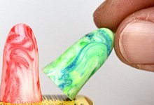 Ohrst&ouml;psel - Frank May/dpa/dpa-tmn