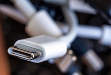 Einheitliches Ladekabel kommt - Jens Büttner/dpa