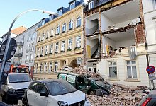 Fassade von Hamburger Wohnhaus st&uuml;rzt ein - Foto: Bodo Marks/dpa